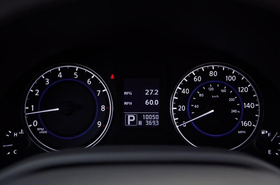  Infiniti G25 2012 года  (фото 15 из 30)